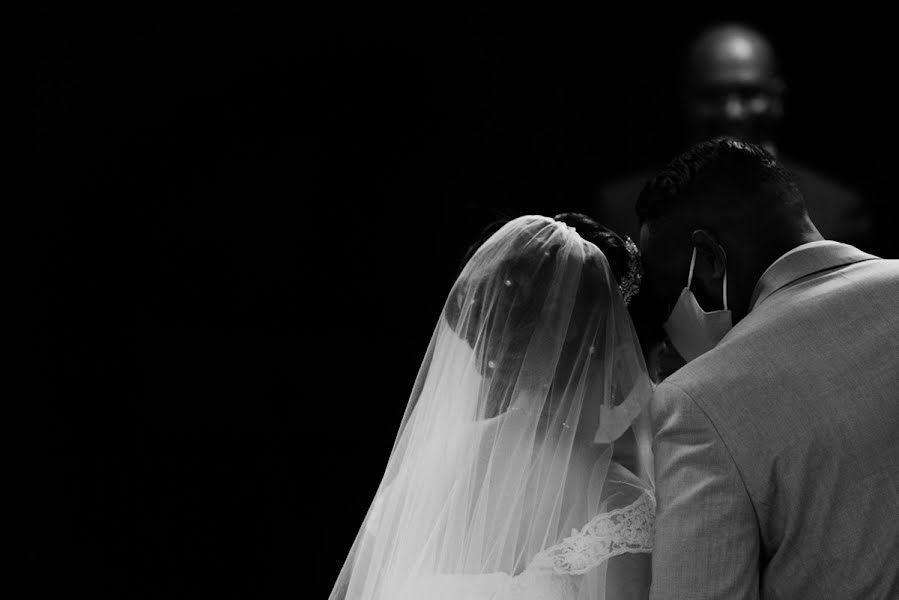 Fotógrafo de casamento Lisa Derevycka (derevycka). Foto de 31 de maio 2021