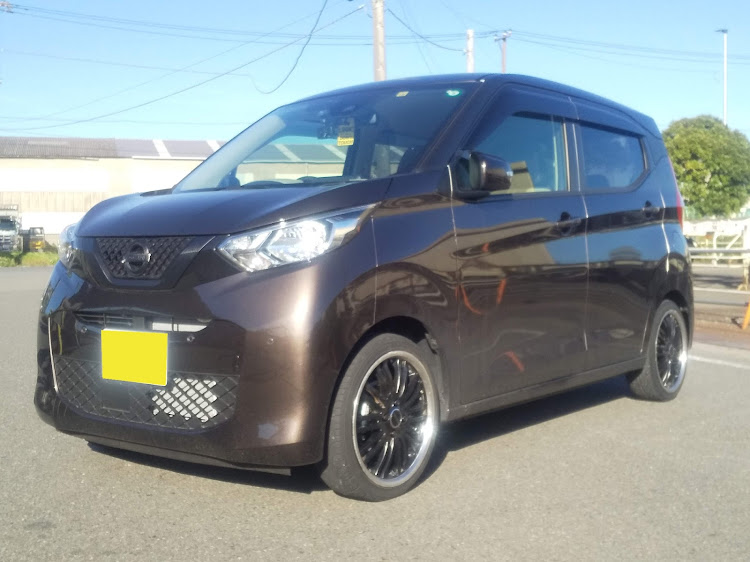 デイズの愛車の好きな角度・鉛筆画・ルークス・花粉に関するカスタム事例の投稿画像1枚目