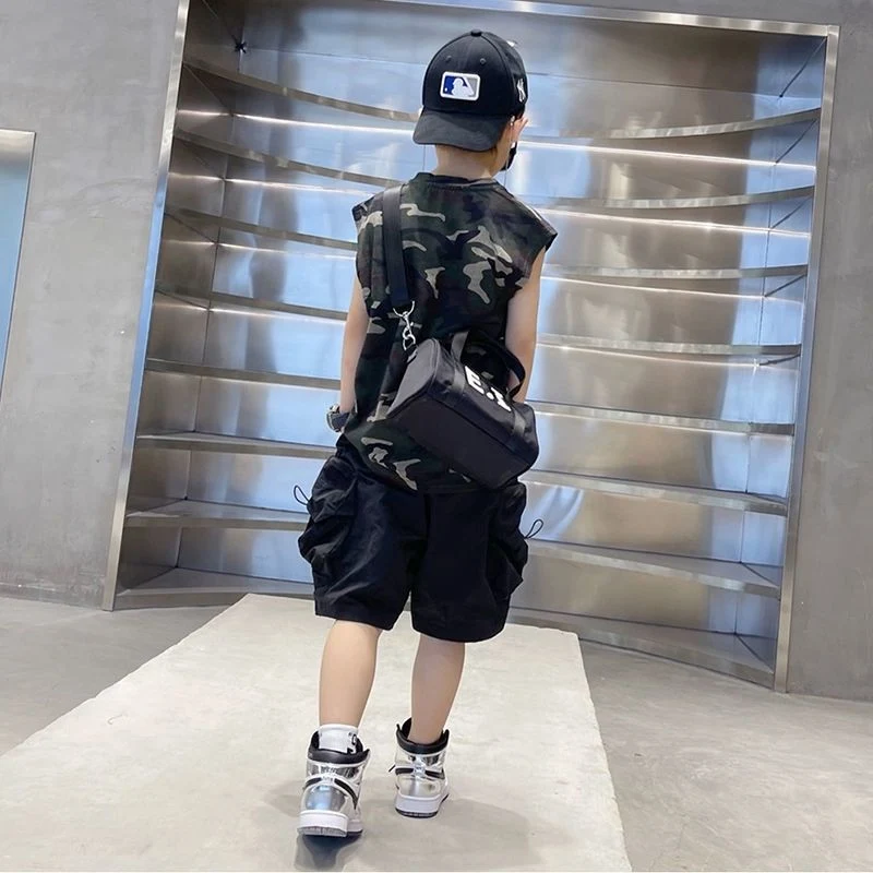 Ensemble deux pièces sans manches pour garçon T-shirt et short Idéal pour l'été Confort et liberté de mouvement Vêtements enfant