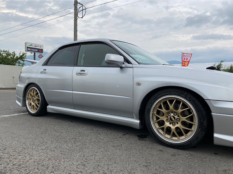 インプレッサ WRXの車高調入れ替え・ブリッツダンパーZZRに関するカスタム事例の投稿画像1枚目