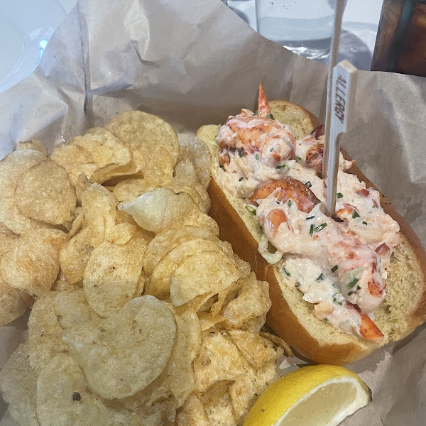 Gluten-Free Lobster Rolls at The Boathouse