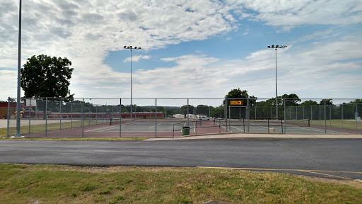 Veteran's Park Tennis Courts