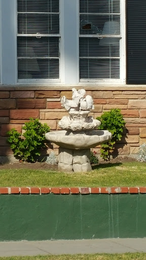 Dove Fountain