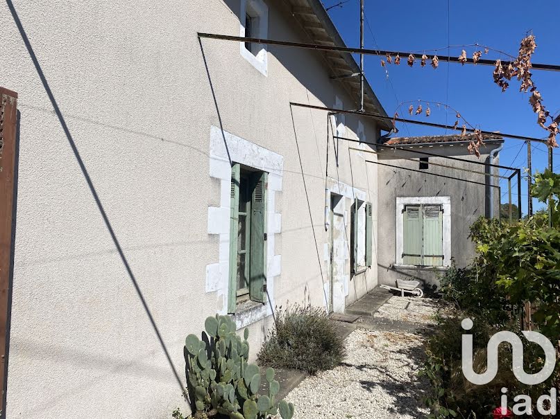 Vente maison 4 pièces 106 m² à Loubigné (79110), 44 000 €