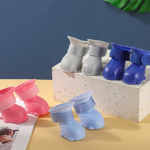 New dog shoes waterproof, anti-slip and wear-resistant outdoor dog rain shoes pet clippings nails anti-scratch pet suppl