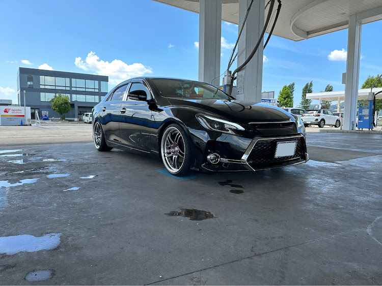 マークXの黒光り ニヤニヤ( ´￢`)・8月もよろしくお願いします・洗車・夏が来た・手洗い洗車&カーシャンプー&ワックスに関するカスタム事例の投稿画像1枚目