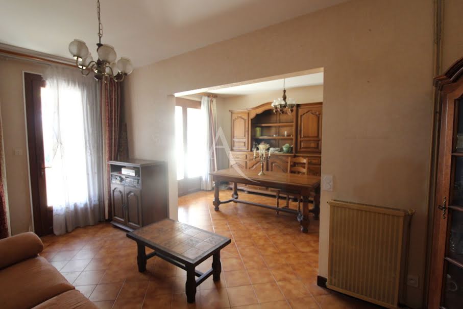 Vente maison 5 pièces 112.61 m² à Castelsarrasin (82100), 180 000 €