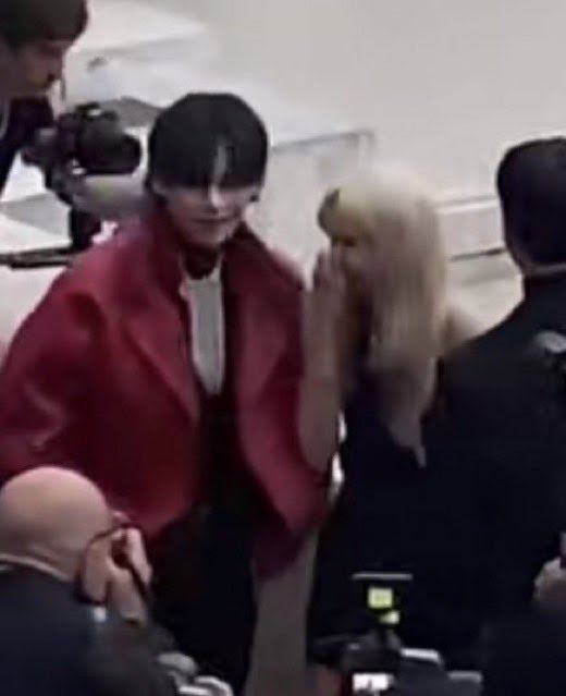 Social Media Erupts as BTS' Kim Taehyung and Blackpink's Lisa Attend Celine  Show