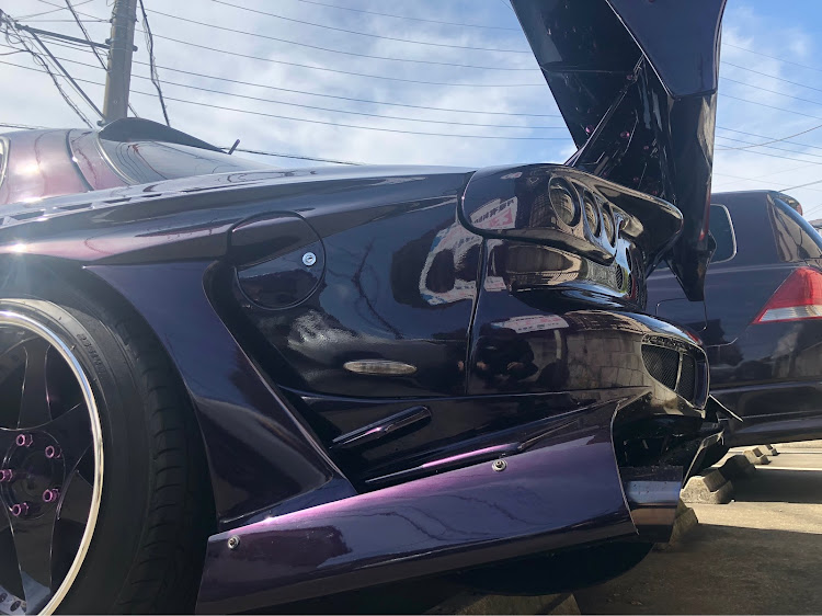 RX-7のAbflug・ミッドナイトパープル・ワイドボディ・紫・アブフラッグに関するカスタム事例の投稿画像2枚目