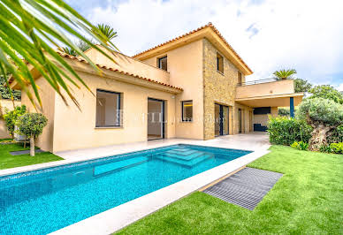 Villa with pool and terrace 3