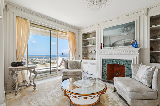 Apartment with terrace 2