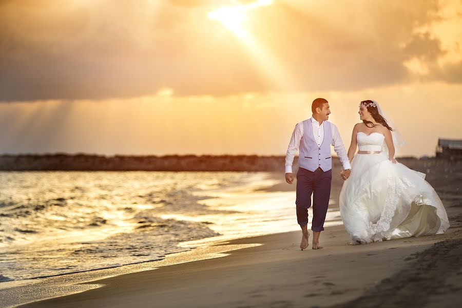 Fotografo di matrimoni Uzay Hülagü (uzayhulagu). Foto del 31 ottobre 2017