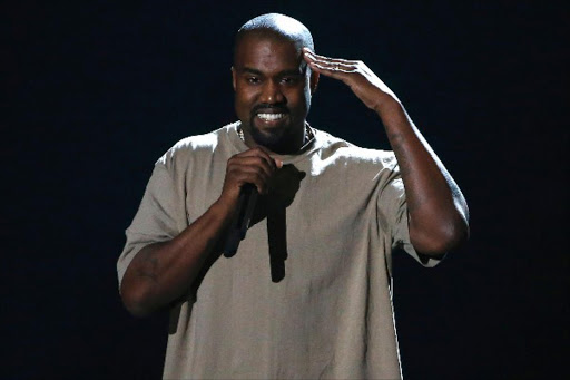 Kanye West accepts the Video Vanguard Award at the 2015 MTV Video Music Awards in Los Angeles, California, August 30, 2015. Photo/REUTERS