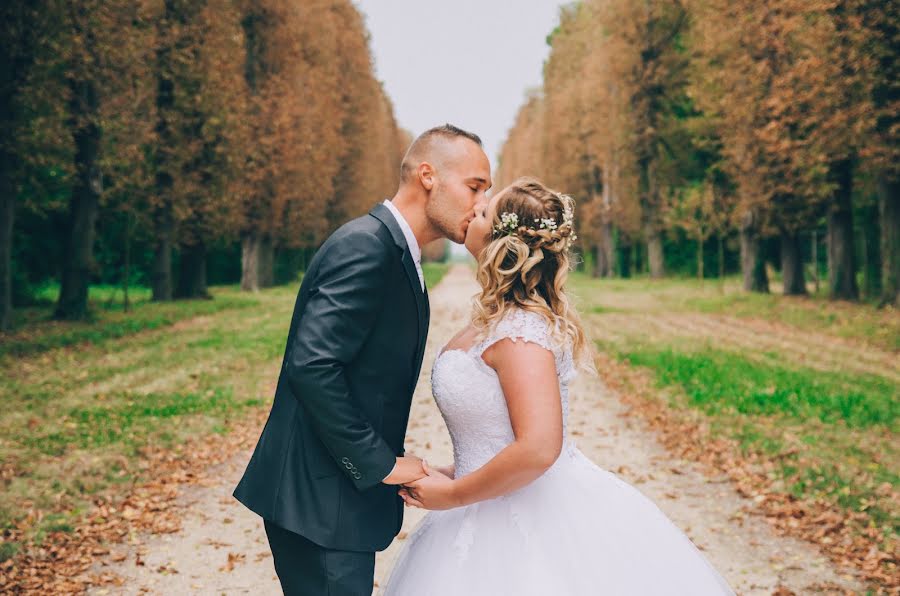 Wedding photographer Dóra Bella (belladorafoto). Photo of 16 September 2018