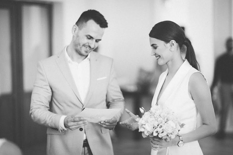 Wedding photographer Cosmin Marinchescu (marinchesco). Photo of 28 August 2019