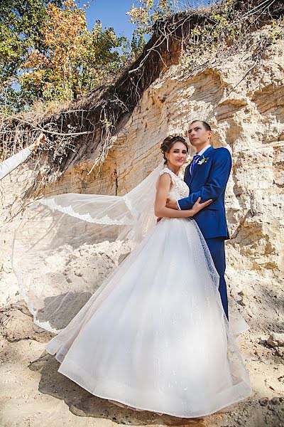 Wedding photographer Elena Sulikaeva (elenaph). Photo of 19 October 2019