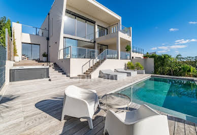 House with pool and terrace 2