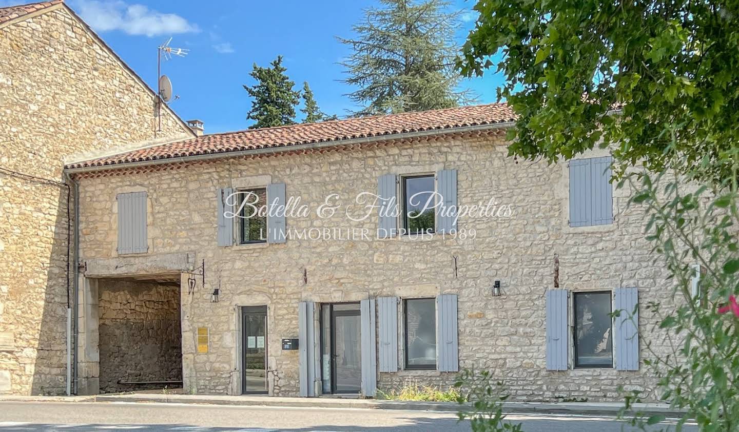 House with terrace Barjac