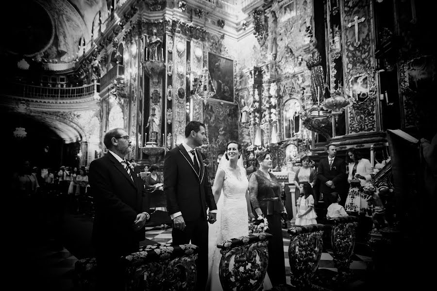 Wedding photographer Manu Reguero (okostudio). Photo of 8 January 2016