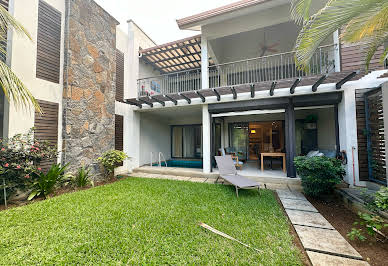 Contemporary apartment with terrace and pool 3