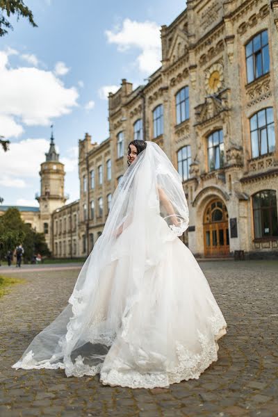 Hääkuvaaja Polina Dubovskaya (polinadubovskay). Kuva otettu 10. huhtikuuta 2017