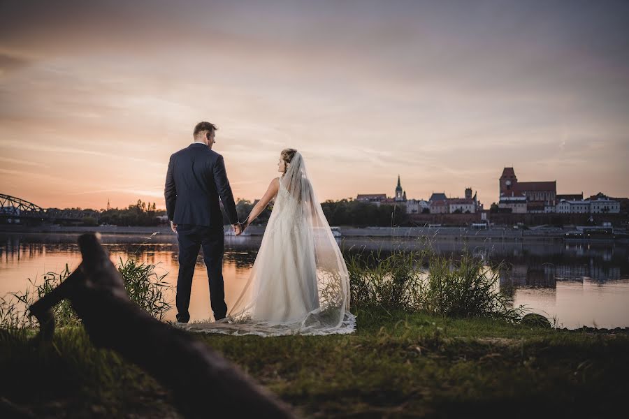 Fotografo di matrimoni Łukasz Pietrzak (lukaszpietrzak). Foto del 31 luglio 2022