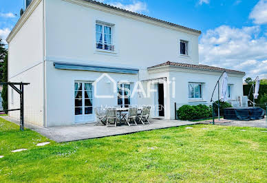 Maison avec piscine et terrasse 6