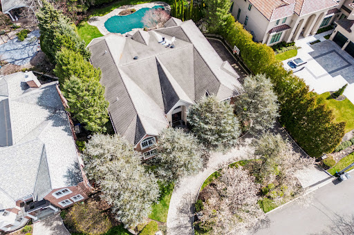 House with pool 2