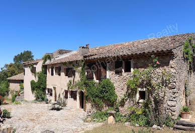 Maison avec piscine et terrasse 4