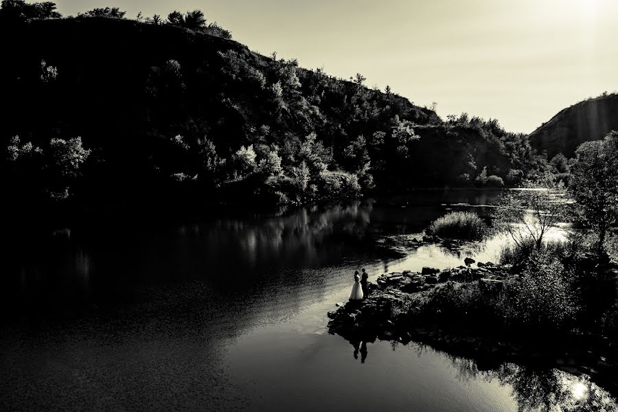 Fotografer pernikahan Endre Szatmári (startdrone). Foto tanggal 12 September 2023