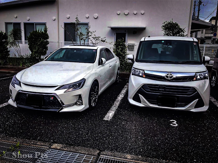 マークXの自車コラボ・洗車後は必ず雨・TEAM XROSSに関するカスタム事例の投稿画像1枚目
