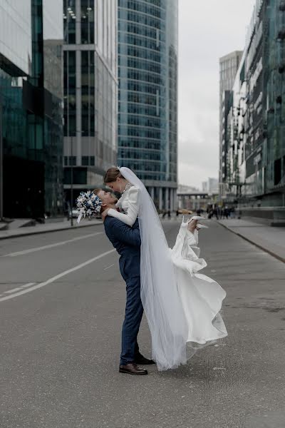 Fotógrafo de casamento Olga Khlopkova (olyawedd). Foto de 7 de novembro 2022