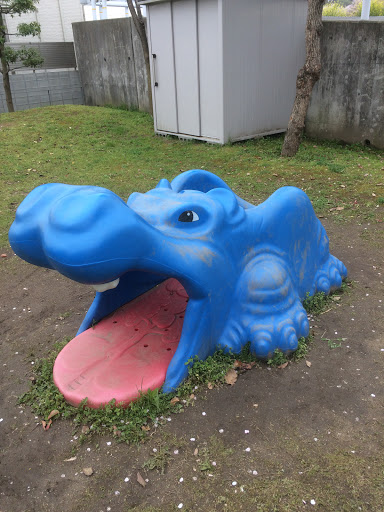 さくらの団地公園のカバ