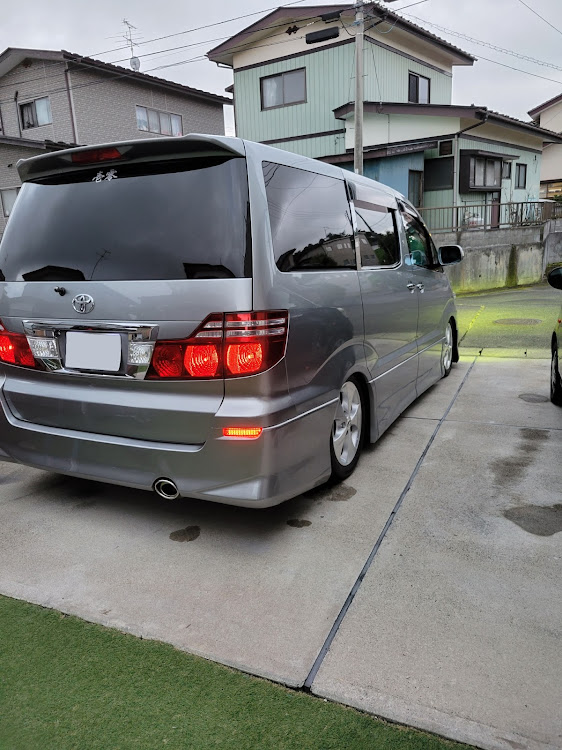 アルファードVのDIY・洗車・純正プラスα・フォグランプ交換に関するカスタム事例の投稿画像2枚目