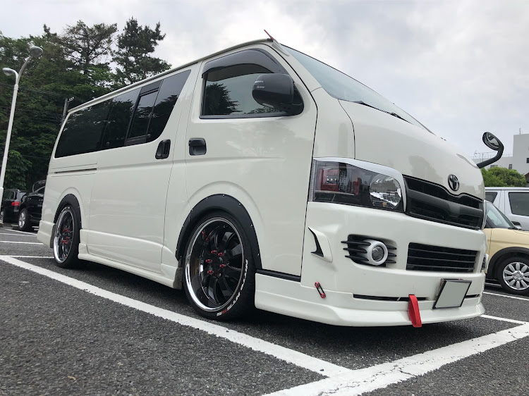 ハイエースバンのDIY・車中泊・家族旅行・初の大阪に関するカスタム事例の投稿画像2枚目