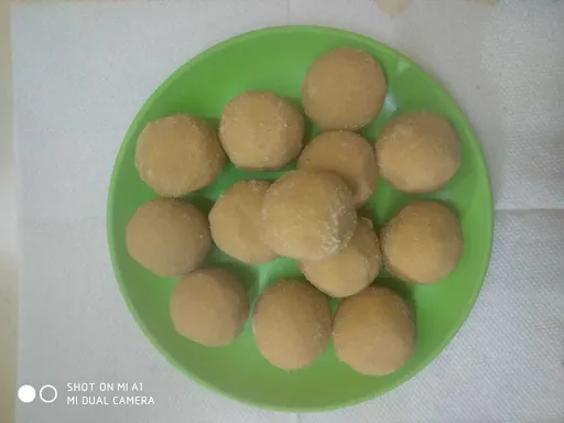 Besan Laddu