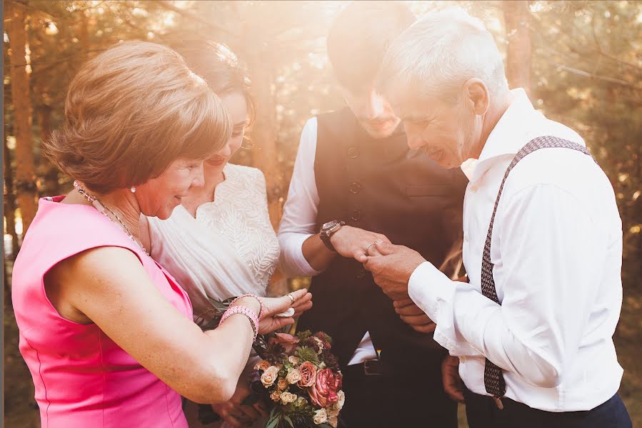 Photographe de mariage Evgeniya Batysheva (b-bee). Photo du 30 octobre 2015