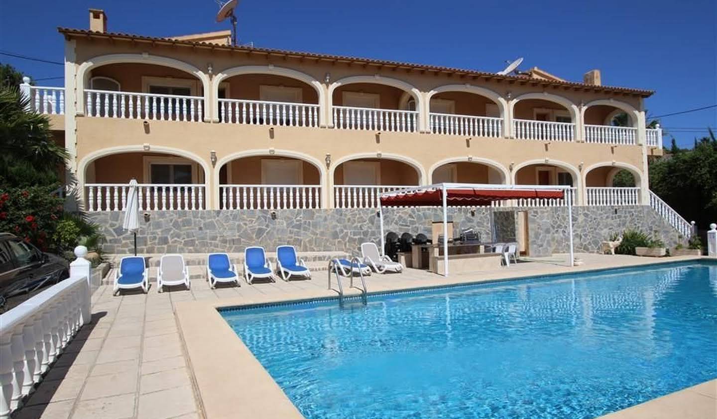 Property with pool Calp