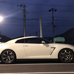 NISSAN GT-R R35