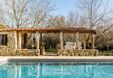 Maison avec piscine et terrasse 10