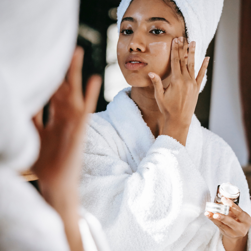  Incorporate antioxidant-rich serums and moisturisers into your skincare routine to neutralise free radicals and strengthen your skin's defence against pollutants.