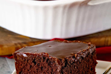 Homemade Chocolate Cake with Chocolate Frosting