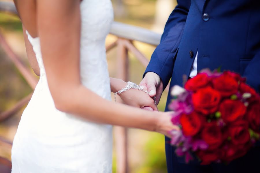 Fotografo di matrimoni Natasha Rezcova (natareztcova). Foto del 8 dicembre 2015