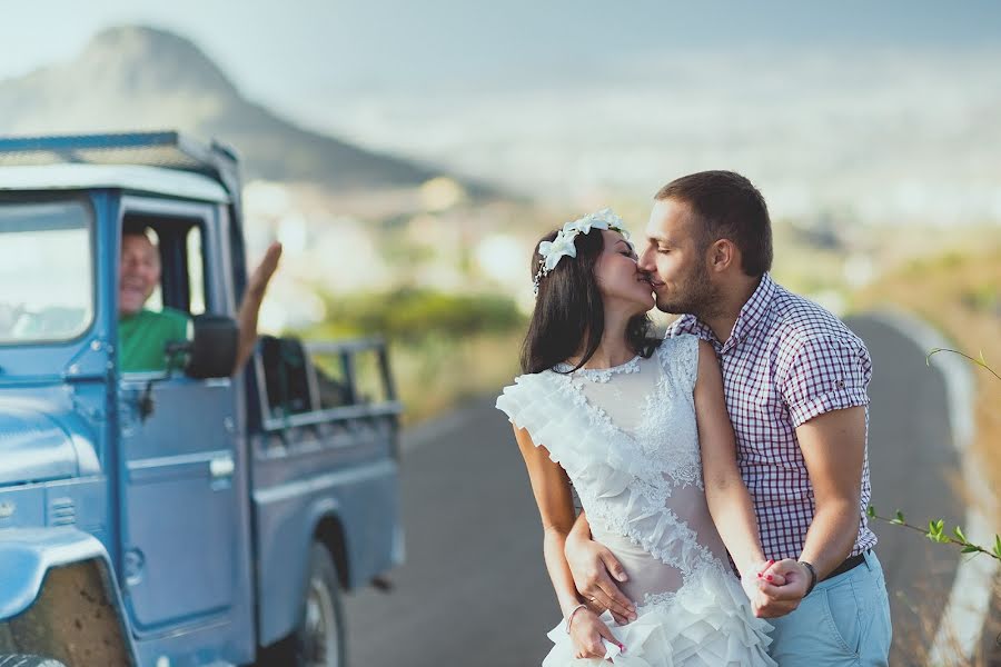 Wedding photographer Lyudmila Bordonos (tenerifefoto). Photo of 9 July 2014