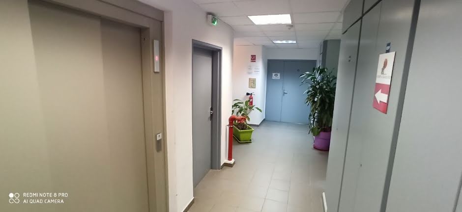 Location  locaux professionnels   à Saint Pierre (97410), 3 956 €