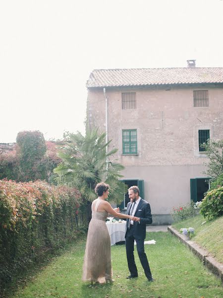 Fotógrafo de casamento Sofiko Kolomiyceva (ksonia). Foto de 17 de novembro 2016