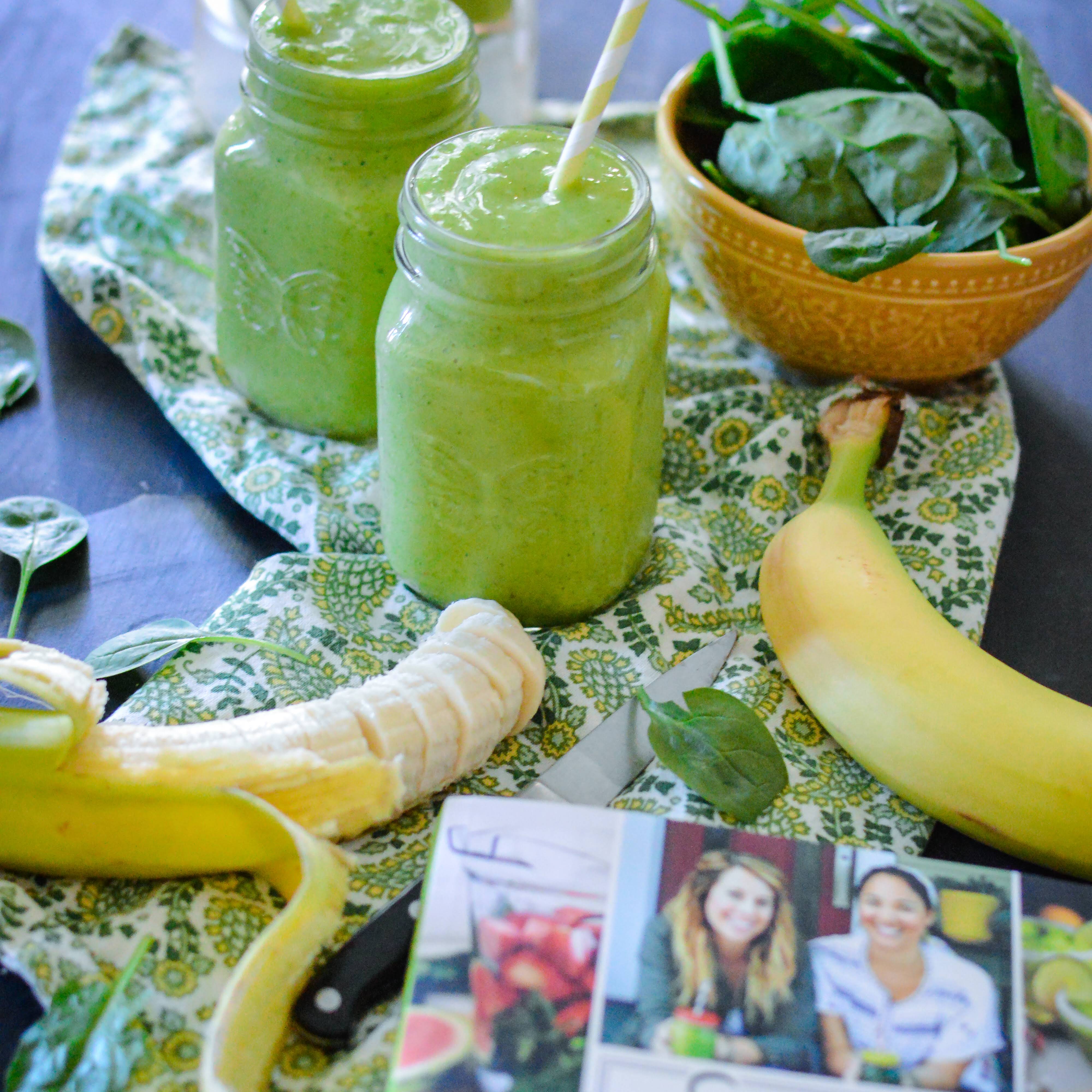 Comprehensible Green Smoothies Book Review + Beginner’s Luck Smoothie