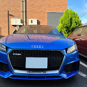 TT RS クーペ A6