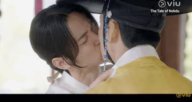 Netizens Praise K-Drama Extraordinary Attorney Woo Kiss Scene For Many  Reasons - Koreaboo