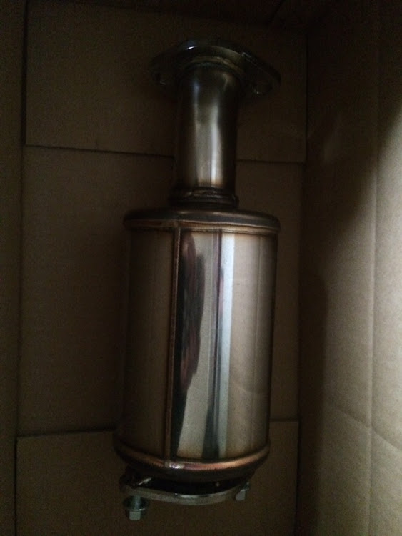 ミラのマフラー交換・P菅・中間ストレートに関するカスタム事例の投稿画像3枚目